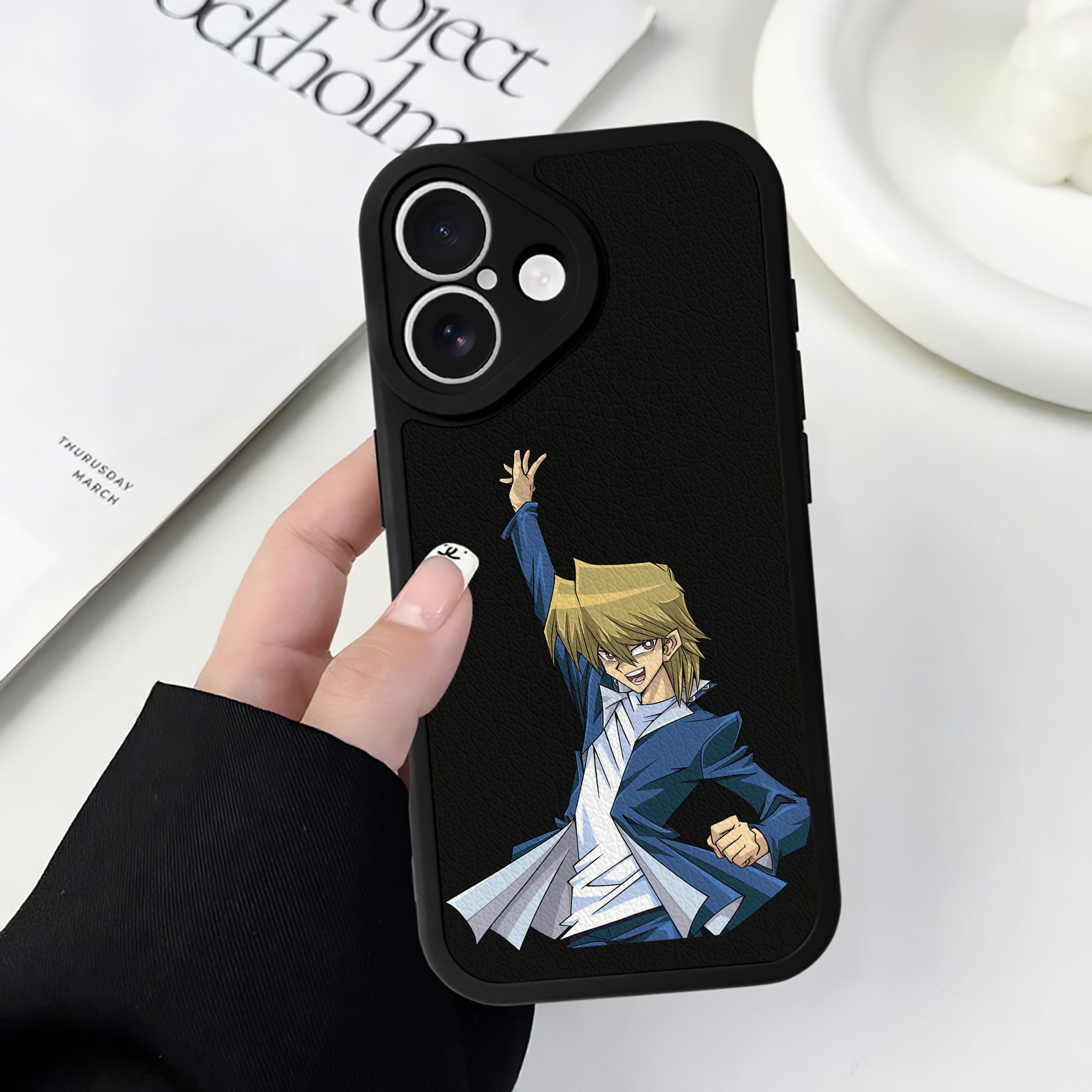 遊☆戯☆王 Yu-Gi-Oh! 【iPhone 16シリーズ対応】シリコンスマホケース（レザー調） 材質：シリコン